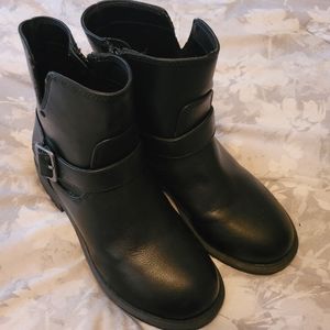 Girls black boots